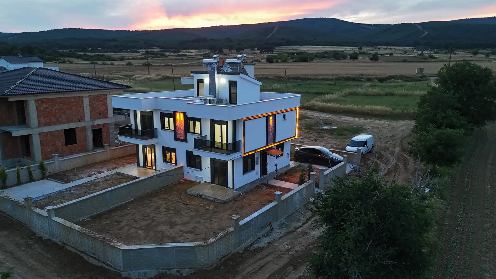 ساروس برستيج — شرفات وتراسات واسعة